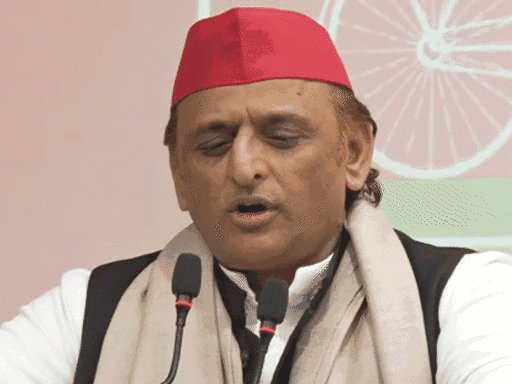 अखिलेश सपा सांसदों के साथ चुनाव आयोग को घेरेंगे:6 मार्च को दिल्ली मार्च में शामिल होंगे, INDI गठबंधन की बैठक में नहीं जाने से उठे थे सवाल