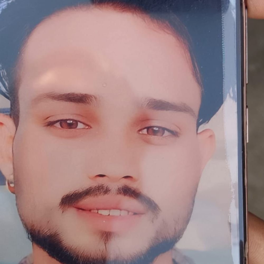 पीलीभीत में पल्लेदार की दिनदहाड़े हत्या:कहासुनी के बाद साथी ने बांके से हमला किया, आरोपी फरार