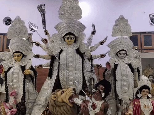 मां के मायके आगमन के लिए तैयार दुर्गाबाड़ी:220 साल पुरानी परंपरा के साथ मनेगा दुर्गोत्सव, अष्टमी पर कुमारी पूजा और संधि पूजा रहेगी खास