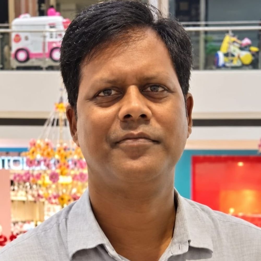 एडीओ की क्लीन चिट के बावजूद सफाई कर्मचारी निलंबित:DPRO ने की कार्रवाई, पिता की फर्म से संबंध न होने का दिया था स्पष्टीकरण
