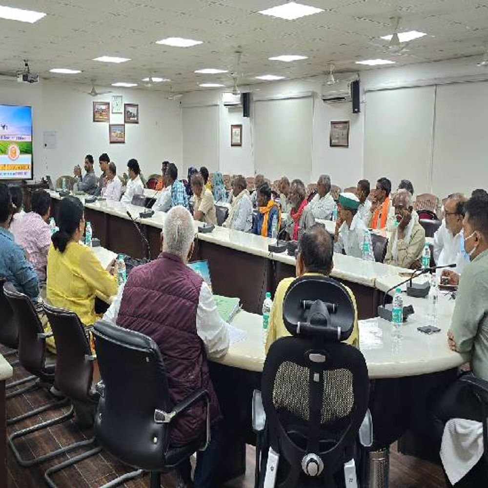 झांसी में 201585 कृषकों को मिली प्रधानमंत्री किसान सम्मान निधि:पीएम के बटन दबाते ही 40.31 करोड़ रुपए खातों में पहुंचे, किसानों के चेहरे खिले