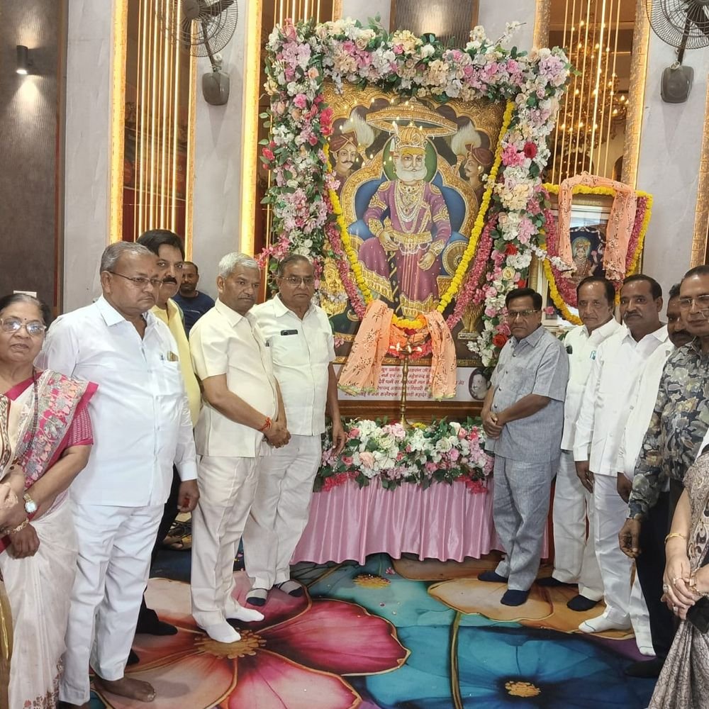 मथुरा में अग्रसेन जयंती महोत्सव सेवा संकल्प के साथ शुरू:पहले दिन जरूरतमंद महिलाओं को मिली मदद, 8 दिन चलेगा कार्यक्रम