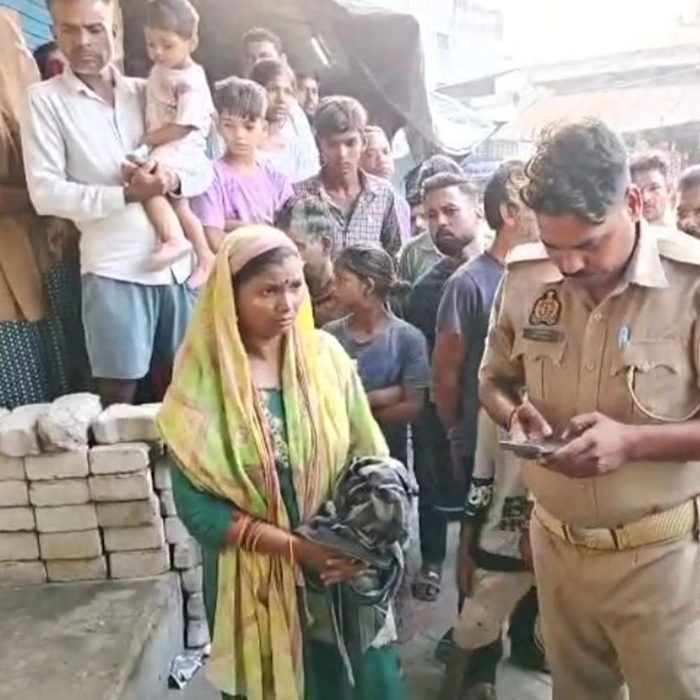 चंदौसी में होटल कर्मचारी का शव मिला:होटल पर काम करता था ; परिजनों ने जताया हत्या का शक, कई सालों से घर नहीं आया