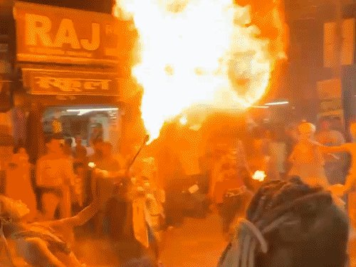 8 साल बाद निकली महाराजा अग्रसेन की शोभायात्रा:पीलीभीत में18 गोत्रों के स्वरूप और नासिक ढोल ने खींचा ध्यान