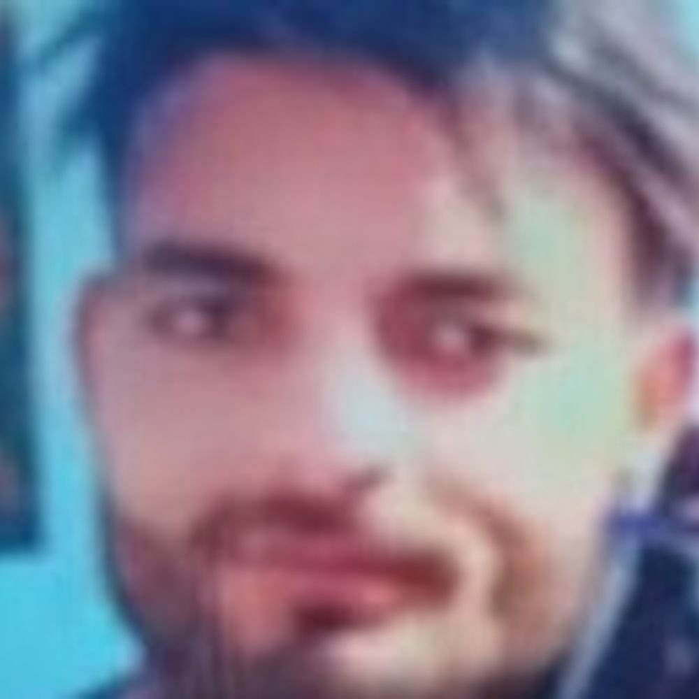 हाइटेंशन लाइन की चपेट में आकर युवक की मौत:बदायूं में कबाड़ बीनते समय हुआ हादसा, परिजन शव लेकर गांव लौटे