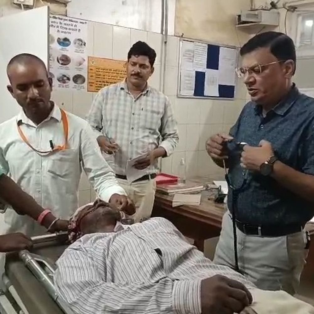 उन्नाव में सड़क हादसे में घायल अधेड़ की मौत:जिला अस्पताल में डॉक्टरों ने मृत घोषित किया, पुलिस जांच में जुटी