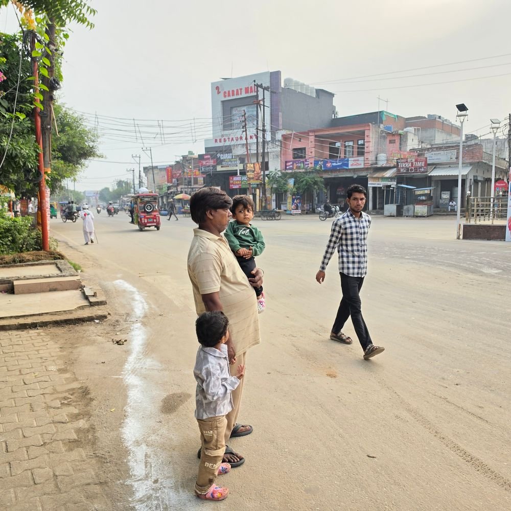 संभल में आंधी-बारिश का येलो अलर्ट, पारा 2 डिग्री गिरा:न्यूनतम 20 डिग्री; AQI 169 पहुंचा, धूप के साथ बादल छाए