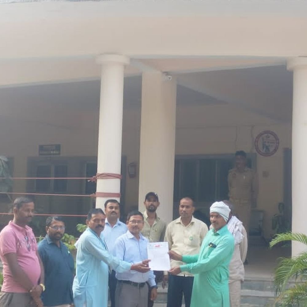 BKU टिकैत गुट का प्रदर्शन:'जय जवान-जय किसान' के नारे लगाए, राष्ट्रपति को ज्ञापन भेजा