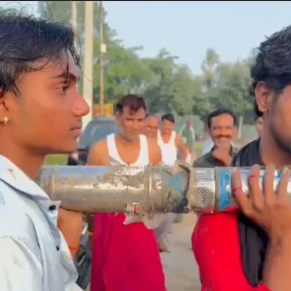 जालौन में कोल्ड स्टोर में चोरी की कोशिश:ग्रामीणों ने दो संदिग्धों को पकड़ा, एक फरार