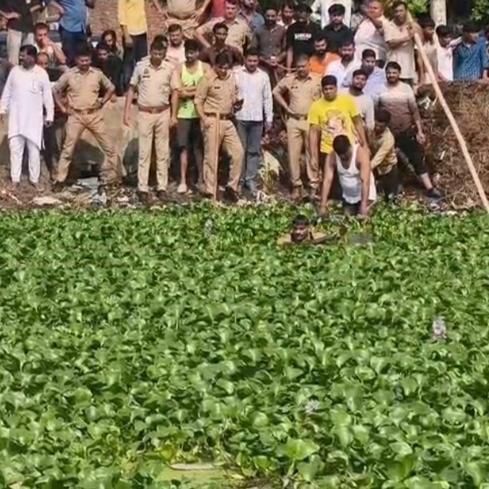 शामली में तालाब में डूबने से युवती की मौत:दो पुलिसकर्मियों ने पानी में उतरकर निकाला बाहर, मानसिक रूप से बीमार थी युवती