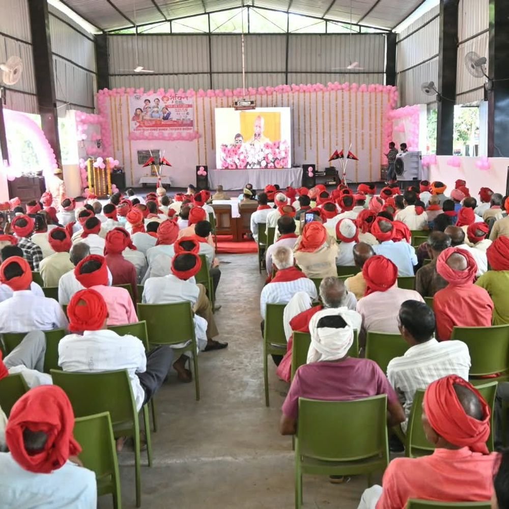 मुख्यमंत्री योगी ने ग्राम प्रहरियों को संबोधित कर किया सम्मानित:जालौन में पुलिस लाइन उरई में लाइव प्रसारण