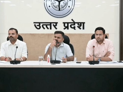 सड़क मरम्मत की गलत रिपोर्ट देने पर नपेंगे अफसर:GPS फोटो-वीडियो से होगी जांच, DM बोले- अधूरा काम मिला तो होगी कार्रवाई