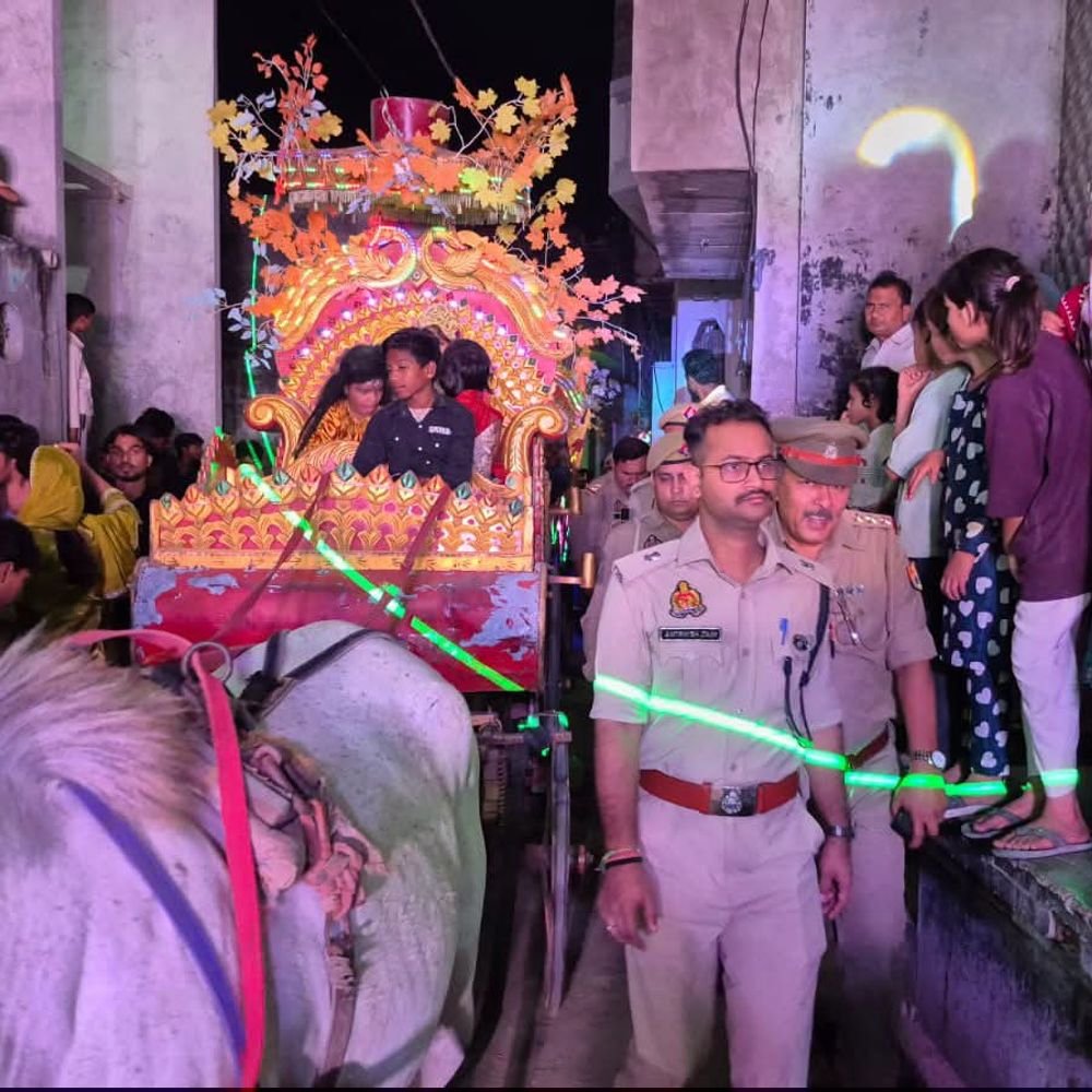 मां काली जुलूस में सुरक्षा इंतजामों की समीक्षा:श्रद्धालुओं की सुरक्षा के लिए पुलिस सतर्क, एसपी ग्रामीण ने जुलूस मार्गों का लिया जायजा