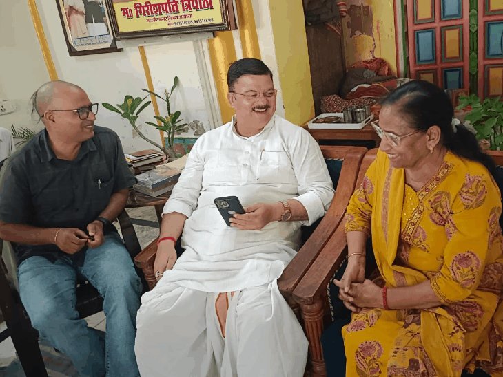10 को तुलसीदास घाट से निकलेगी 26 वीं कलश यात्रा:आयोजन समिति ने मेयर महंत गिरीशपति त्रिपाठी को आमंत्रित किया