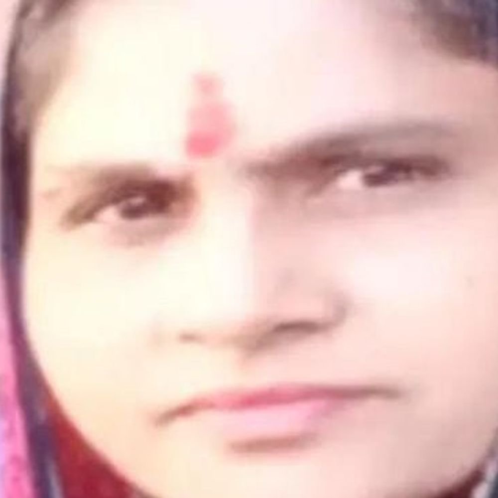 मायके से 2 दिन पहले लौटी पत्नी की हत्या:बरेली में पति ने चाकू-सिलबट्टे से ताबड़तोड़ वार किए, बेटी को घर पर छोड़ा, 2 बेटों के साथ फरार