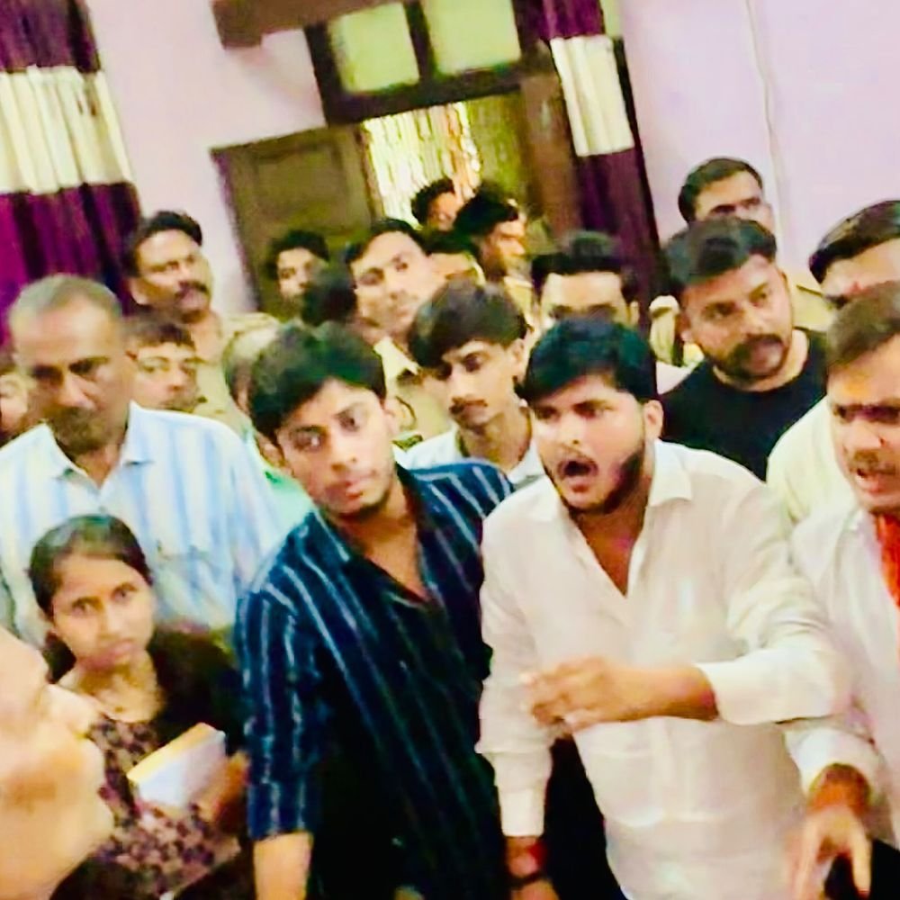 बांदा में ABVP और सपा नेताओं के बीच विवाद, FIR:यूथ ब्रिगेड के राष्ट्रीय उपाध्यक्ष समेत अन्य नामजद, छेड़छाड़ का आरोप