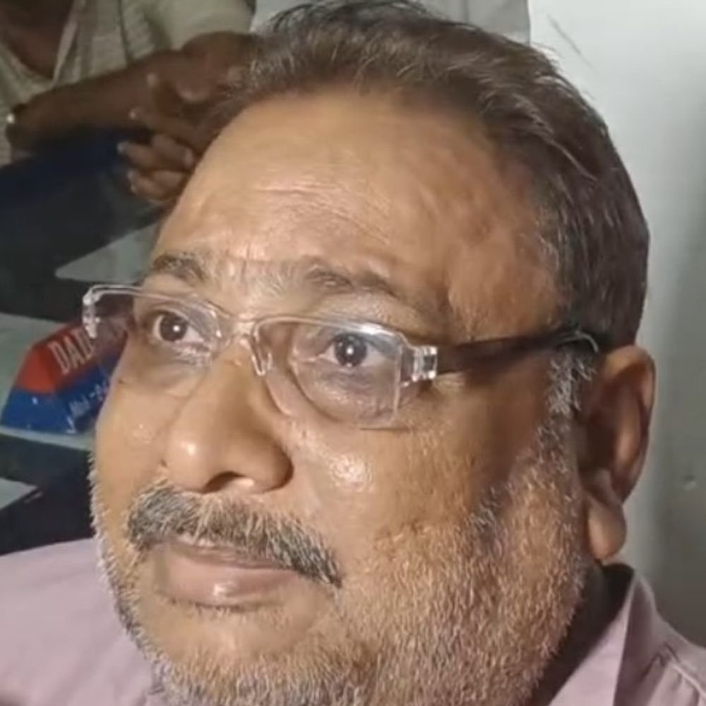 बहराइच में अधिवक्ता पर चाकू से हमले की कोशिश:घर की घंटी बजाकर बाहर बुलाया, एक आरोपी पकड़ा गया; दो हमलावर फरार