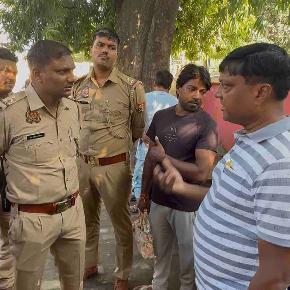 गोरखपुर में प्रतिबंध के बावजूद धड़ल्ले से बिक रहा चाइनीज-मांझा:युवक की मौत से भड़का लोगों का गुस्सा, बोले- हादसे के बाद ही जागता है प्रशासन