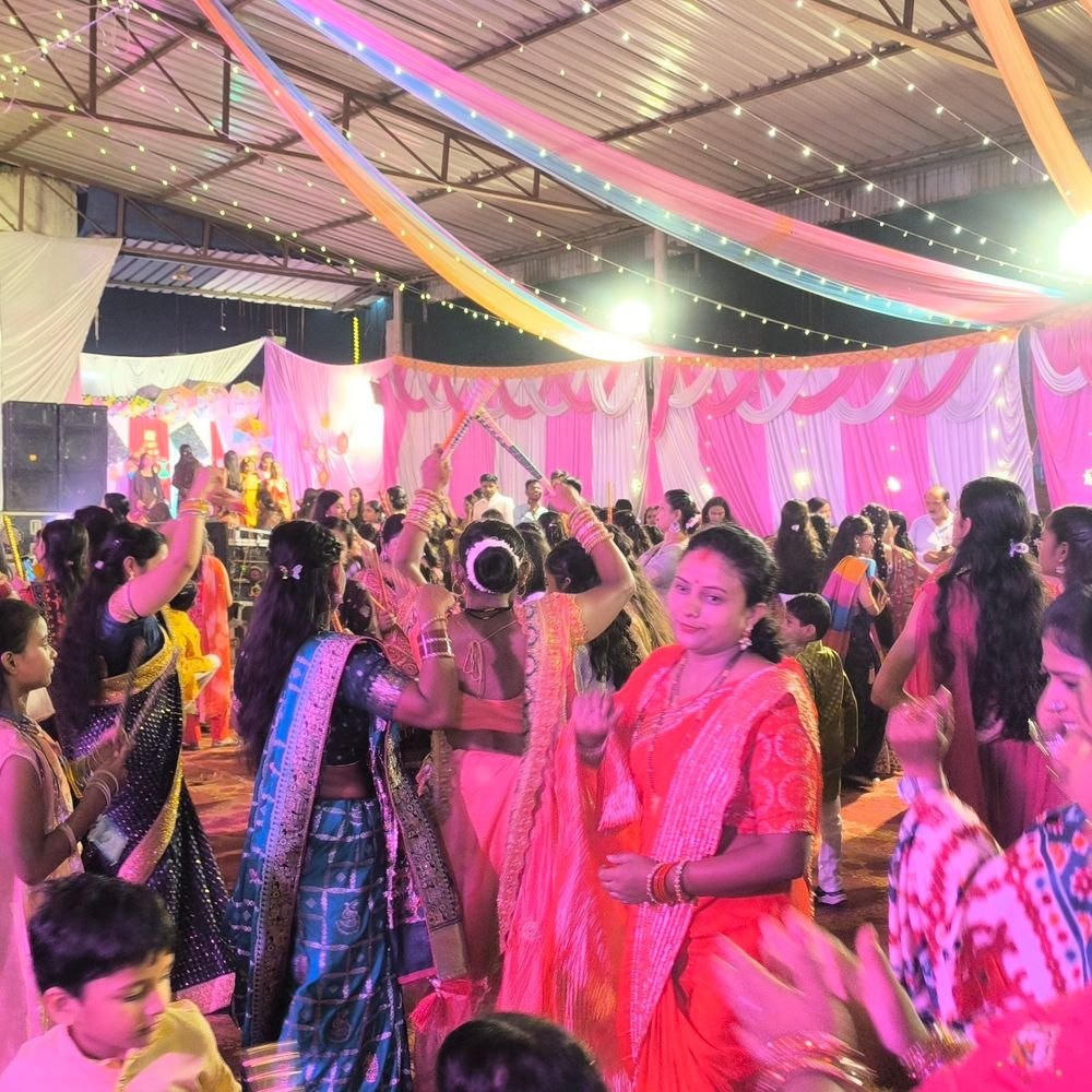 गोरखपुर में रास उत्सव आयोजित:डांडिया गरबा संग झूमे विद्यार्थी, पारंपरिक गीतों पर बांधा समां