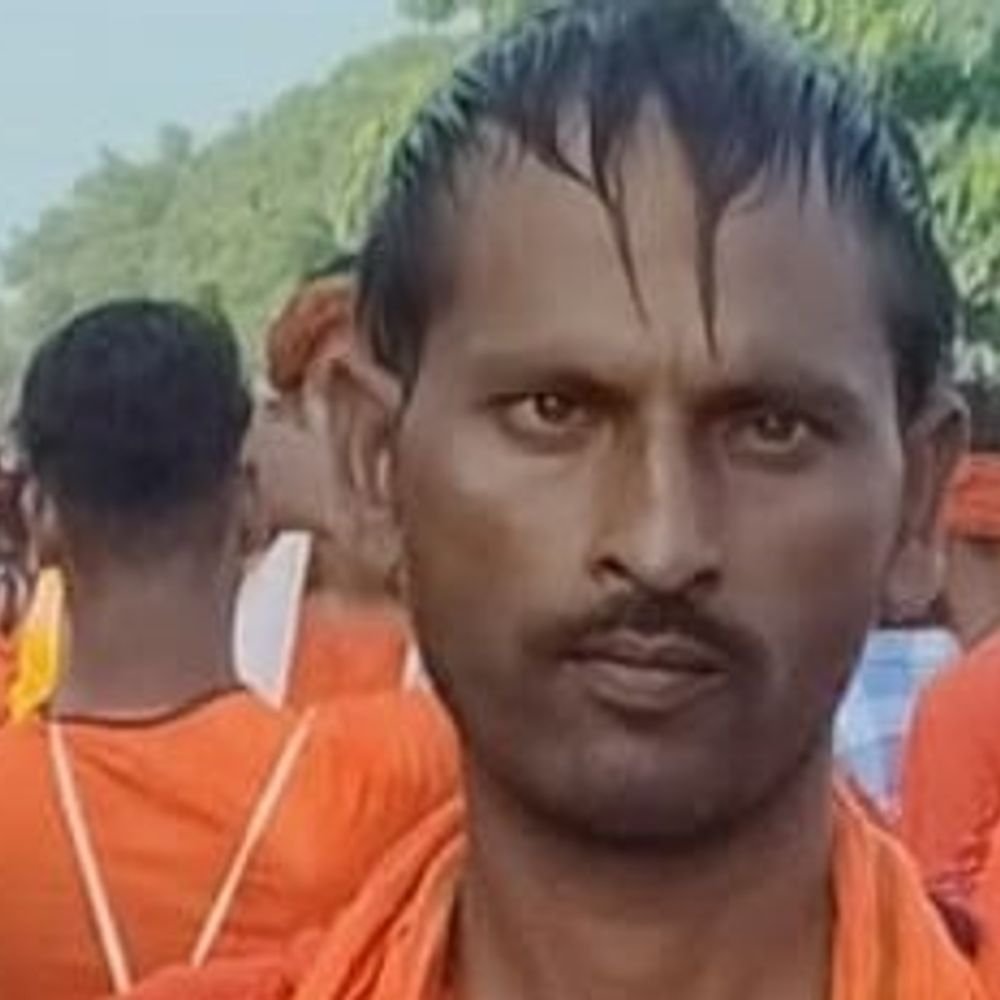 गोंडा में टेढ़ी नदी में नहाते समय युवक डूबा:SDRF और पुलिस का सर्च ऑपरेशन जारी, चंदवतपुर पुल के पास हुआ हादसा