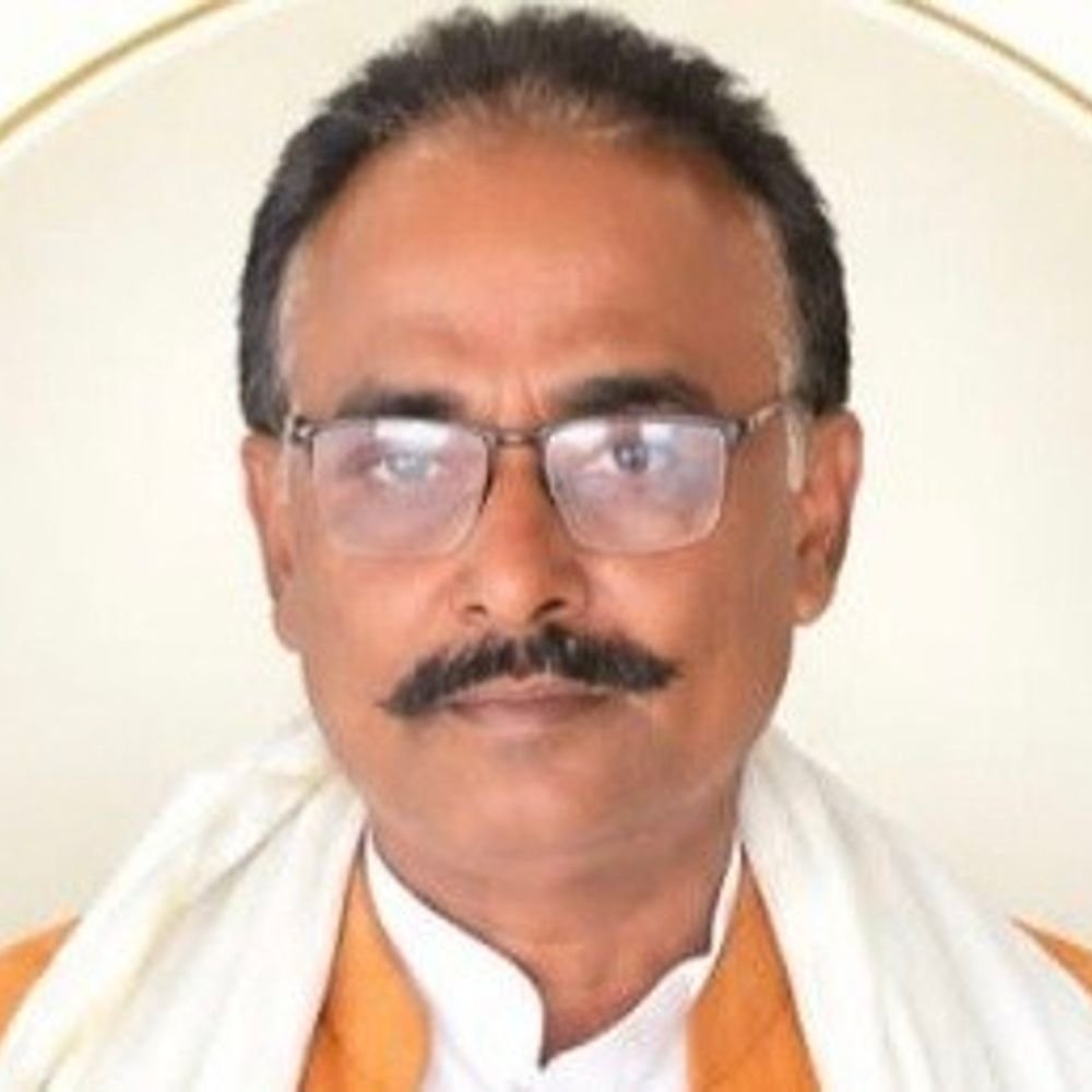 देवरिया में पूर्व प्रधान की मौत पर हंगामा:परिजनों ने मेडिकल कॉलेज में किया हंगामा, डॉक्टरों पर लापरवाही का आरोप