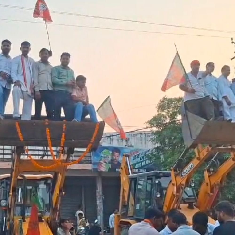 पीएम मोदी केजन्मदिन परनिकली संकल्प सेवा बाइक यात्रा' बाराबंकी पहुंची:भाजपा कार्यकर्ताओं ने किया स्वागत; गुजरात से वाराणसी तक जा रही यात्रा