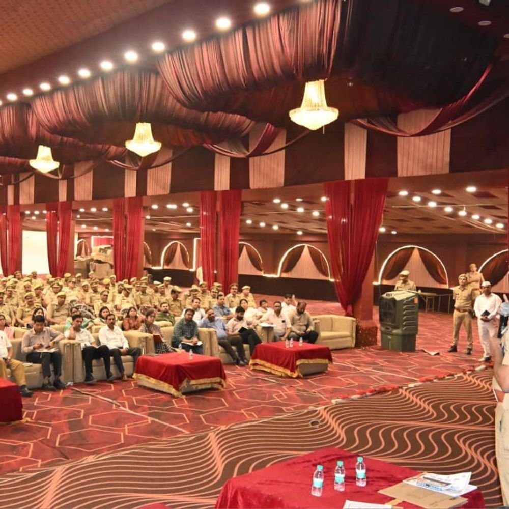बुलन्दशहर में विधान परिषद चुनाव की तैयारियां पूरी:23 अक्टूबर को मतदान, पुलिस बल को ब्रीफ किया