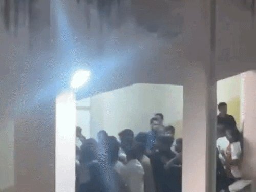 सर छोटू राम इंस्टीट्यूट में भिड़े छात्रों के दो गुट:हॉस्टल से लेकर बाहर तक जमकर चले लात घूसे, कैंपस में अफरा-तफरी;वीडियो वायरल