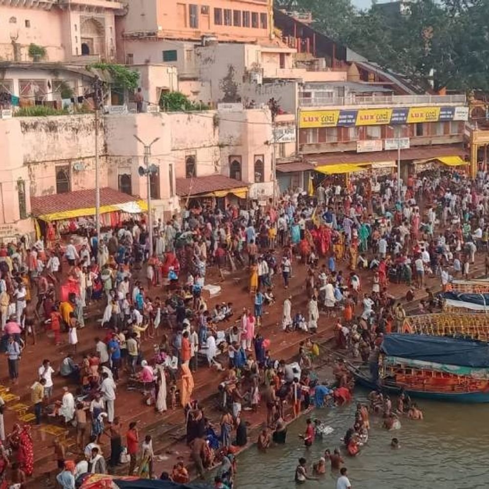 पितृ विसर्जनी अमावस्या पर 500 से अधिक पुलिसकर्मी संभालेंगे सुरक्षा:आज से रूट डायवर्जन लागू, रामघाट पर SDRF और फ्लड PAC तैनात; लाखों श्रद्धालु पहुंचेंगे