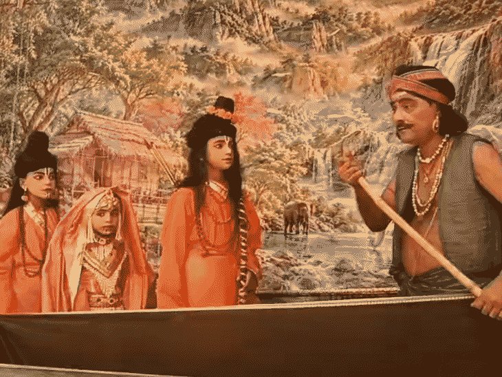 अयोध्या के रावण के 3 बेटे बने राम-लक्ष्मण और सीता:गोरखपुर की रामलीला में लूट रहे वाह-वाही, पिता की मौत बाद रामायण पढ़कर बने कलाकार
