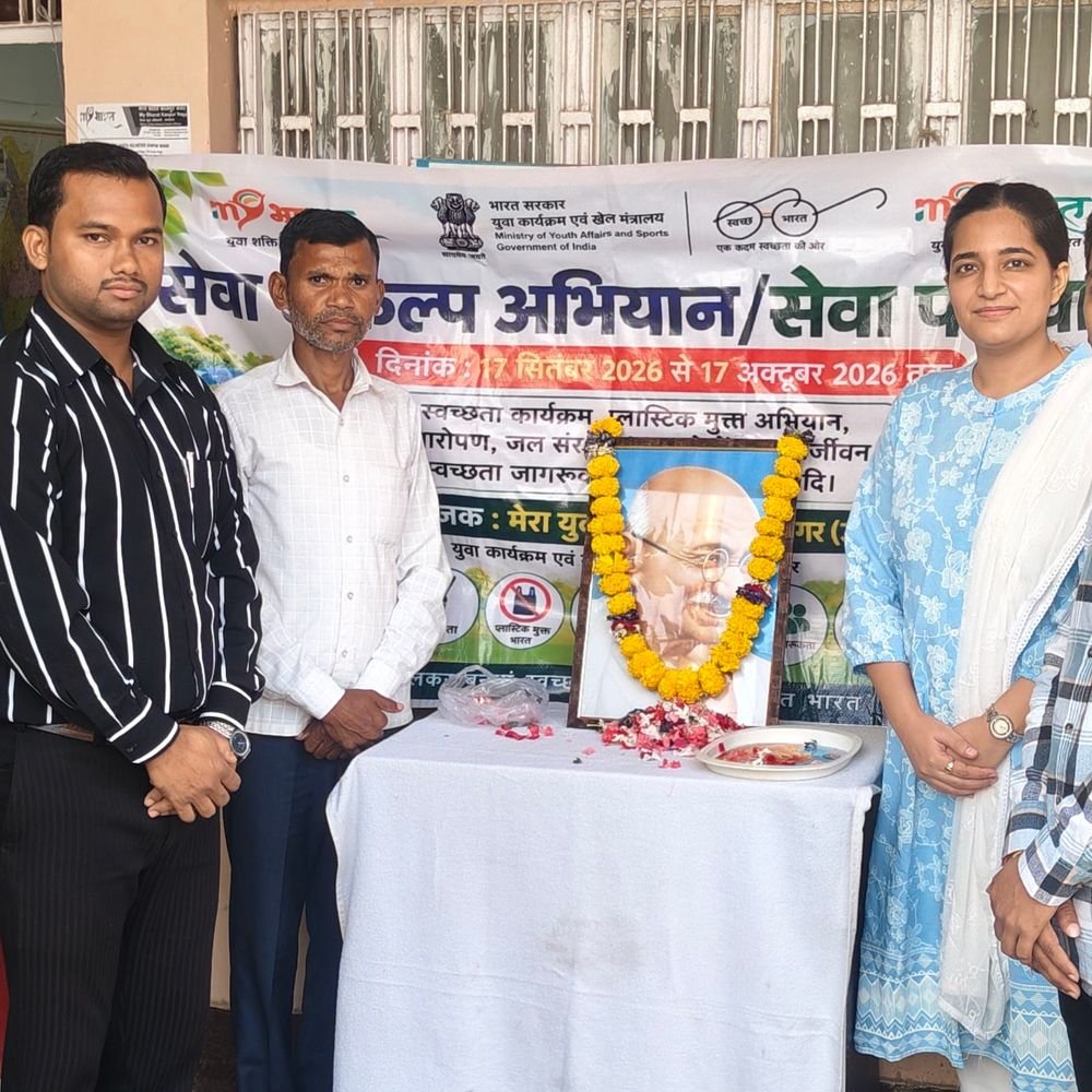 कानपुर में गांधीजी को श्रद्धांजलि दी:युवाओं ने लिया राष्ट्रसेवा का संकल्प