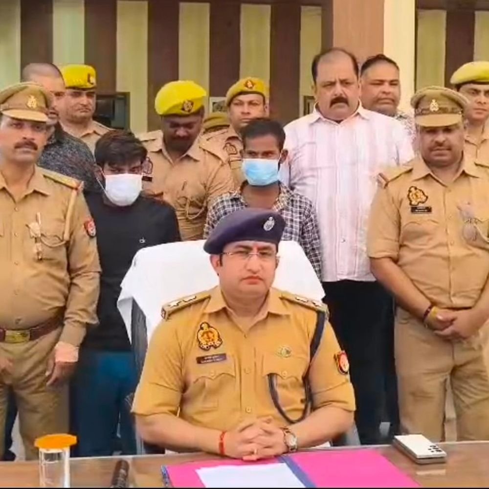 220 पेटी अवैध अंग्रेजी शराब पकड़ी:अंबाला से सेब की पेटियों के बीच छिपाकर बिहार ले जा रहे थे, दो गिरफ्तार