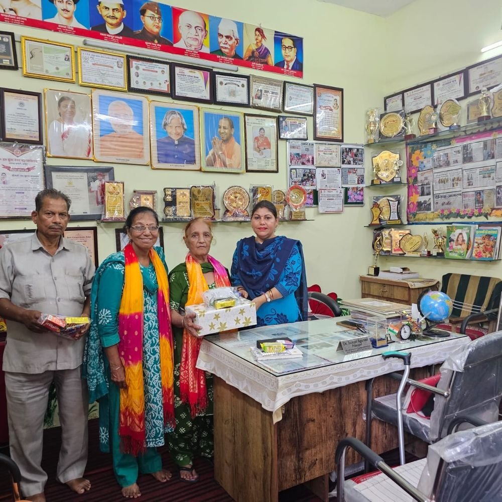 हापुड़ में नागरिक दिवस पर कार्यक्रम आयोजित:बच्चों ने पेश कीं भावपूर्ण प्रस्तुतियां, बड़ों के प्रति आदर की शपथ