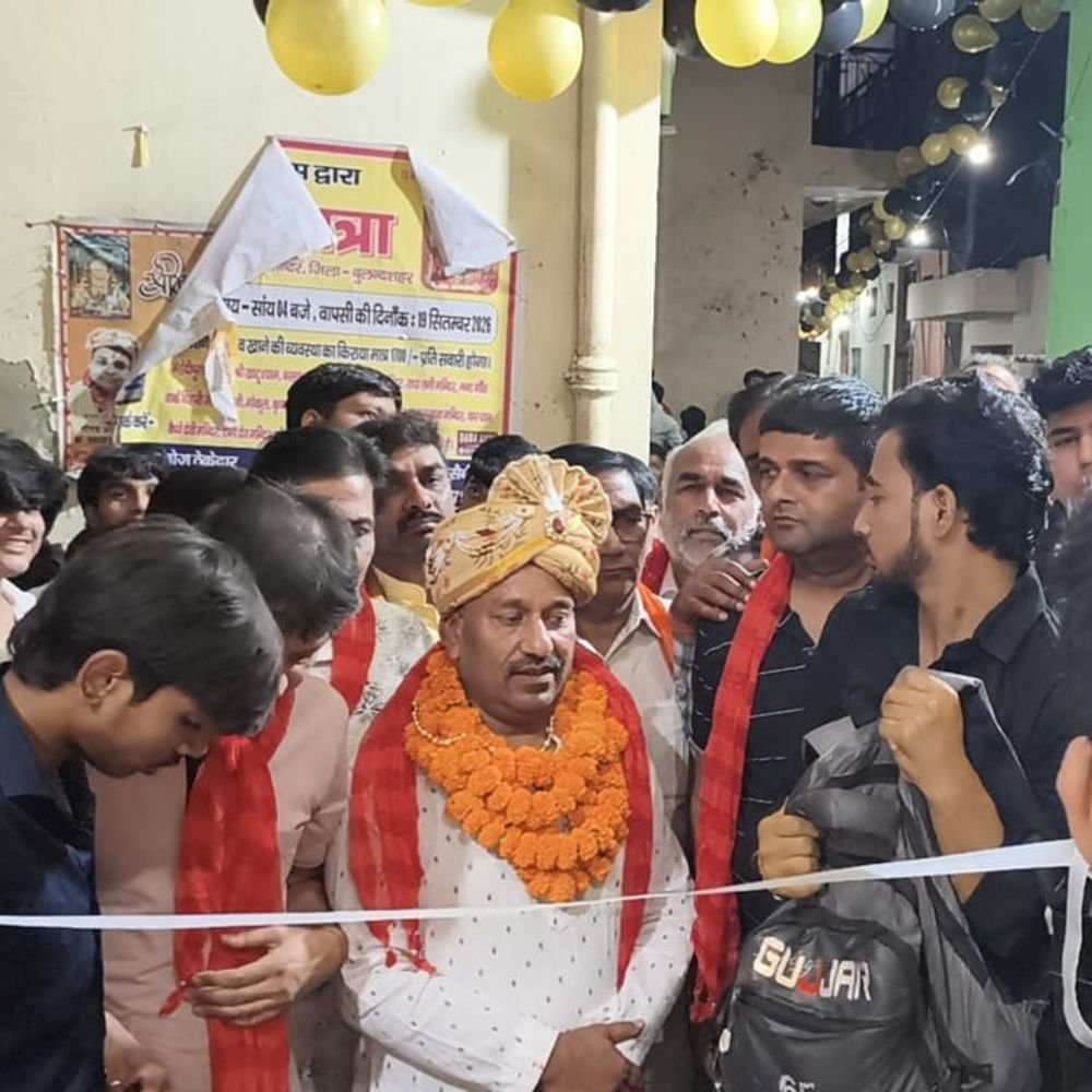 प्रभुदयाल में मां काली की शोभायात्रा:सभासद ने आरती उतारकर किया यात्रा का शुभारंभ,जयकारों से गूंजा नगर