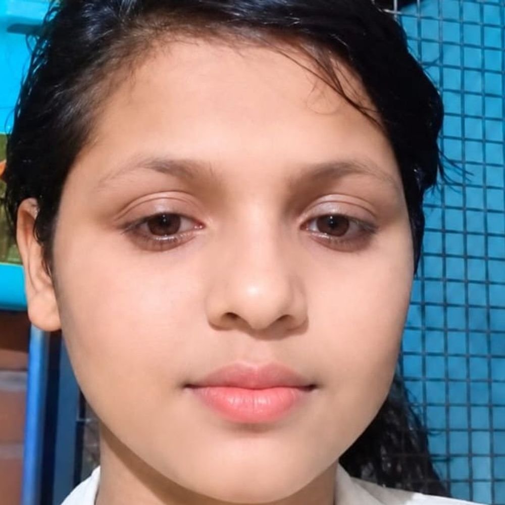 बांदा के बबेरू में 16साल की छात्रा ने फांसी लगाई:घर में अकेली थी, फॉरेंसिक टीम ने जुटाए सबूत; शव पोस्टमार्टम के लिए भेजा