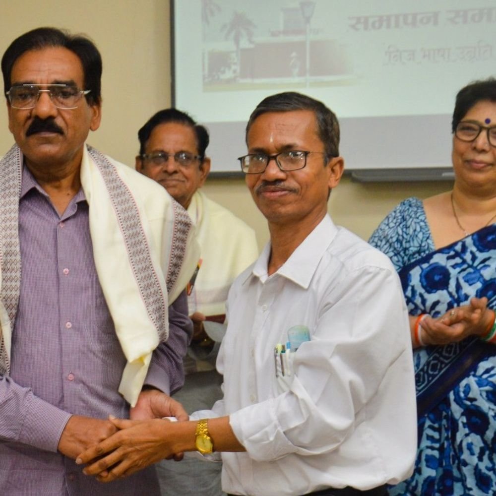 राजभाषा पखवाड़े का समापन:राष्ट्रीय शर्करा संस्थान में जयराम जय और दुर्गा बाजपेई ने किया काव्य पाठ