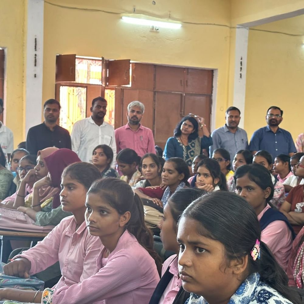 काशी नरेश विश्वविद्यालय में स्टार्टअप के बारे में बताया:नवाचार, उद्यमिता और AI सहित कई क्षेत्रों में अवसरों पर की चर्चा