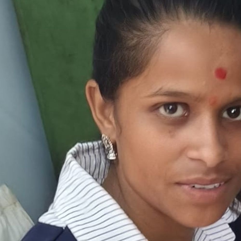 कानपुर में ट्यूशन पढ़ाने गई युवती चार दिन से लापता:रेलवे ट्रैक किनारे मिला शव, परिजनों ने हत्या की आशंका जताई