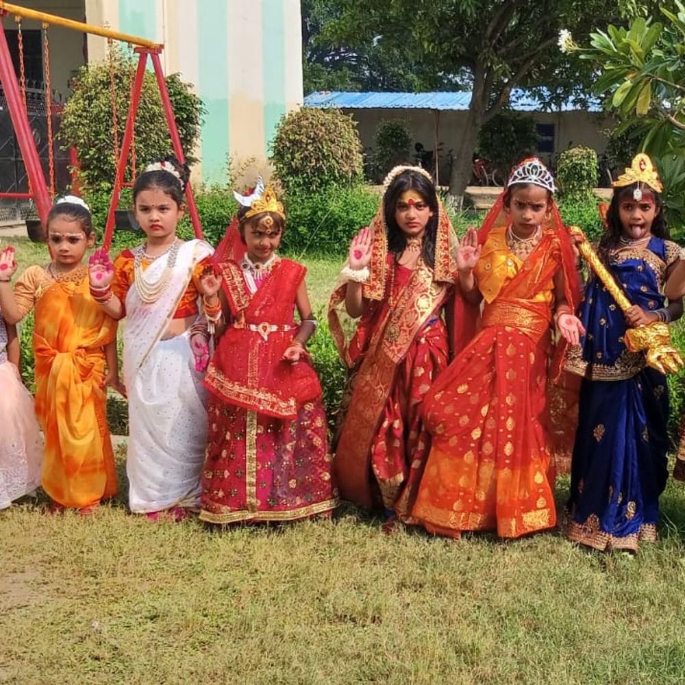 नवरात्रि एवं विजयादशमी का पर्व मनाया:बच्चों ने दिया गरबा-डांडिया की आकर्षक प्रस्तुति, विद्यार्थियों का उत्साह दिखा