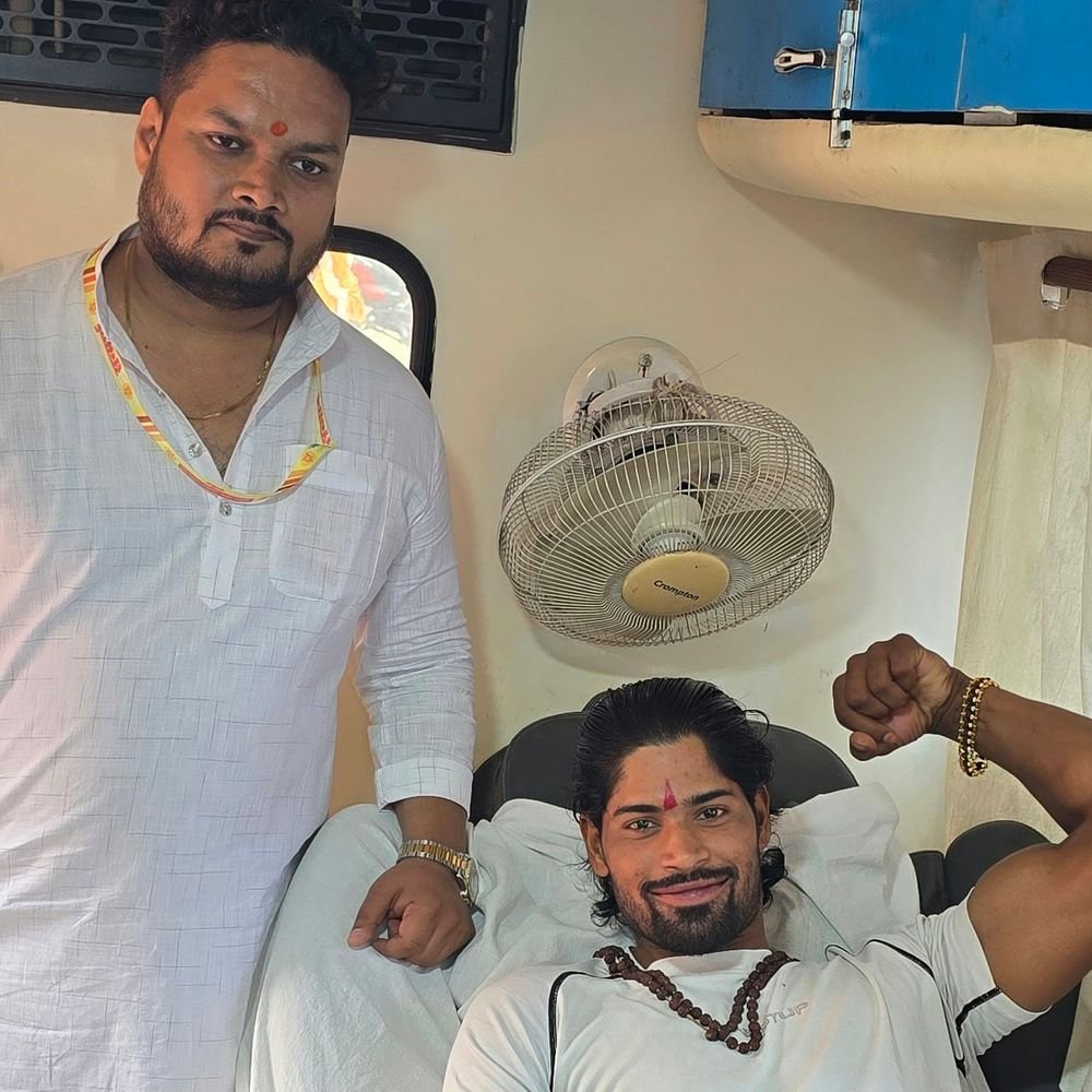 कन्नौज में मां की भक्ति के बीच रक्तदान:सन्मार्ग पंडाल में 38 लोगों ने किया रक्तदान, भक्ति के साथ दिया मानव सेवा का संदेश
