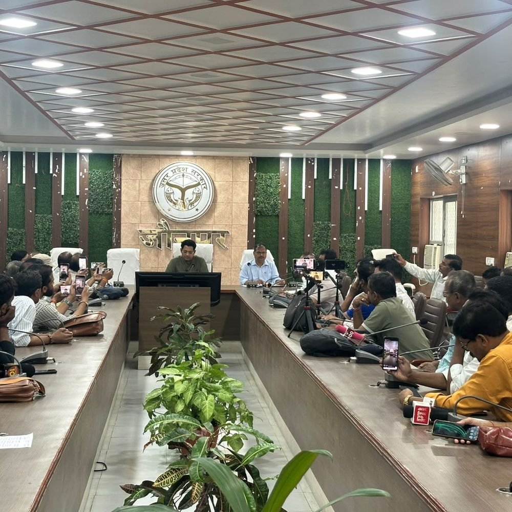 जौनपुर में स्नातक-शिक्षक चुनाव के लिए 67,172 मतदाता:22 मतदान केंद्रों पर 90 मतदेय स्थल, कई क्रिटिकल और संवेदनशील
