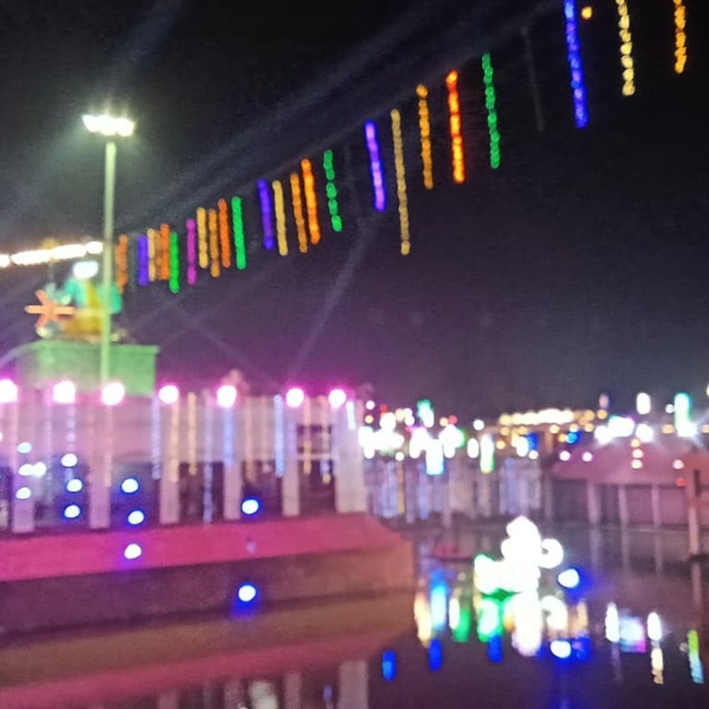 अलीगढ़ के अचल सरोवर पर राम-केवट मिलन की लीला हुई:चरण पखारकर श्रीराम को गंगा पार कराई, उतराई में मांगी भवसागर से मुक्ति