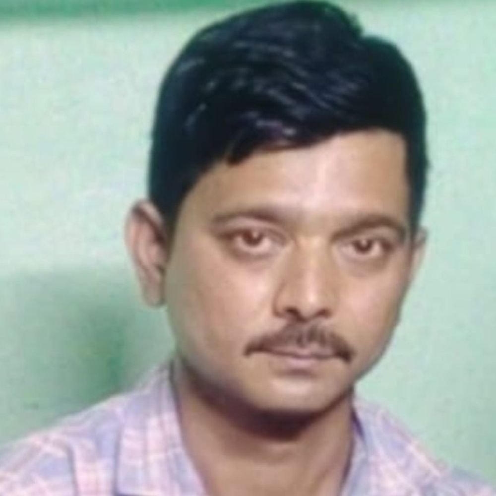 युवक का शव कमरे में फंदे से लटका मिला:उन्नाव में पिता ने देखा, पुलिस ने पोस्टमार्टम के लिए भेजा