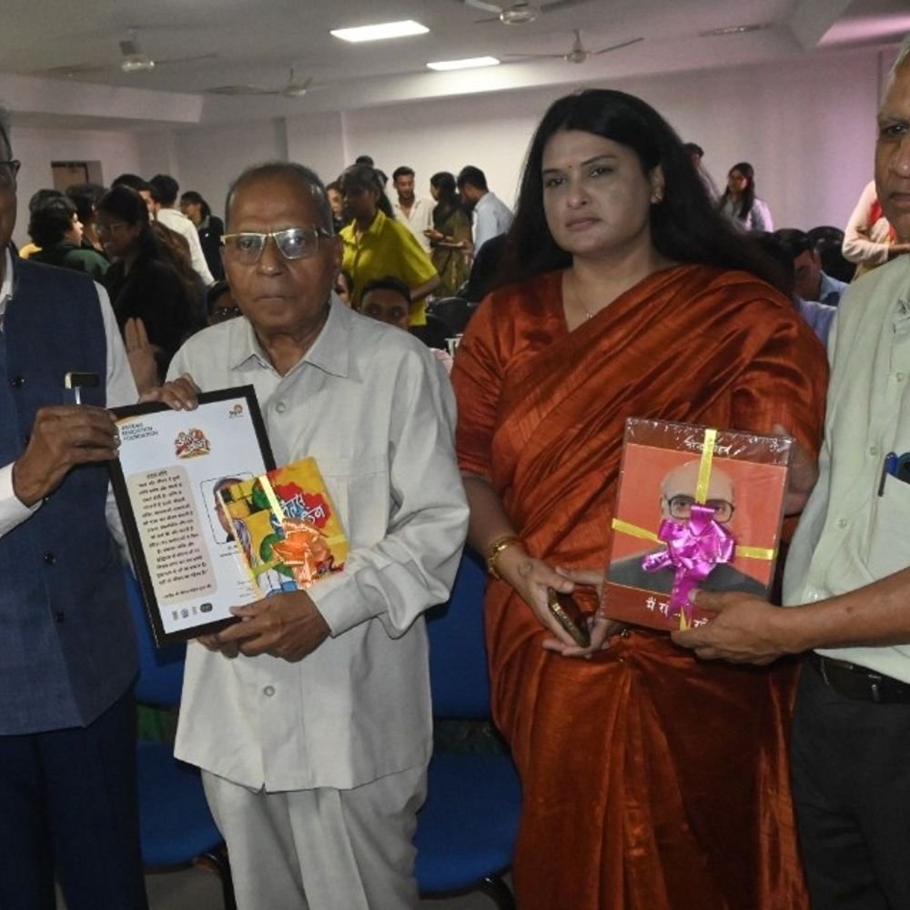 नरेंद्र मोहन जयंती पर 'अंतस् अग्नि' कार्यक्रम:वक्ता बोले- 'तनावग्रस्त जेन-जी के लिए शांति का अमृत हैं उनकी कविताएं'
