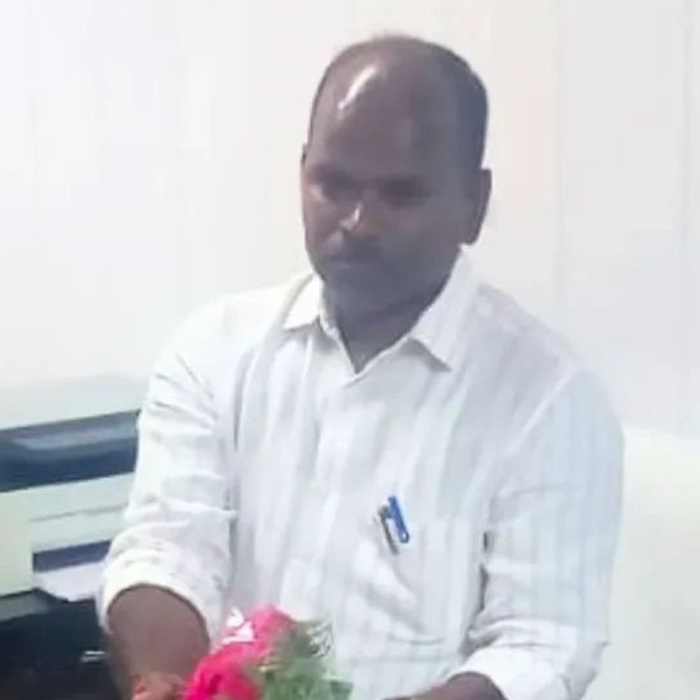 ARTO कार्यालय में छापेमारी के बाद दो कर्मचारी निलंबित:फतेहपुर में लाइसेंस और रजिस्ट्रेशन के नाम पर वसूली का आरोप