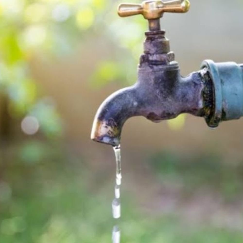 त्योहार से पहले आगरा में पानी का संकट:70% इलाकों में नहीं हुई आपूर्ति, 350 MLD पानी की जरूरत, मिला सिर्फ 60 MLD