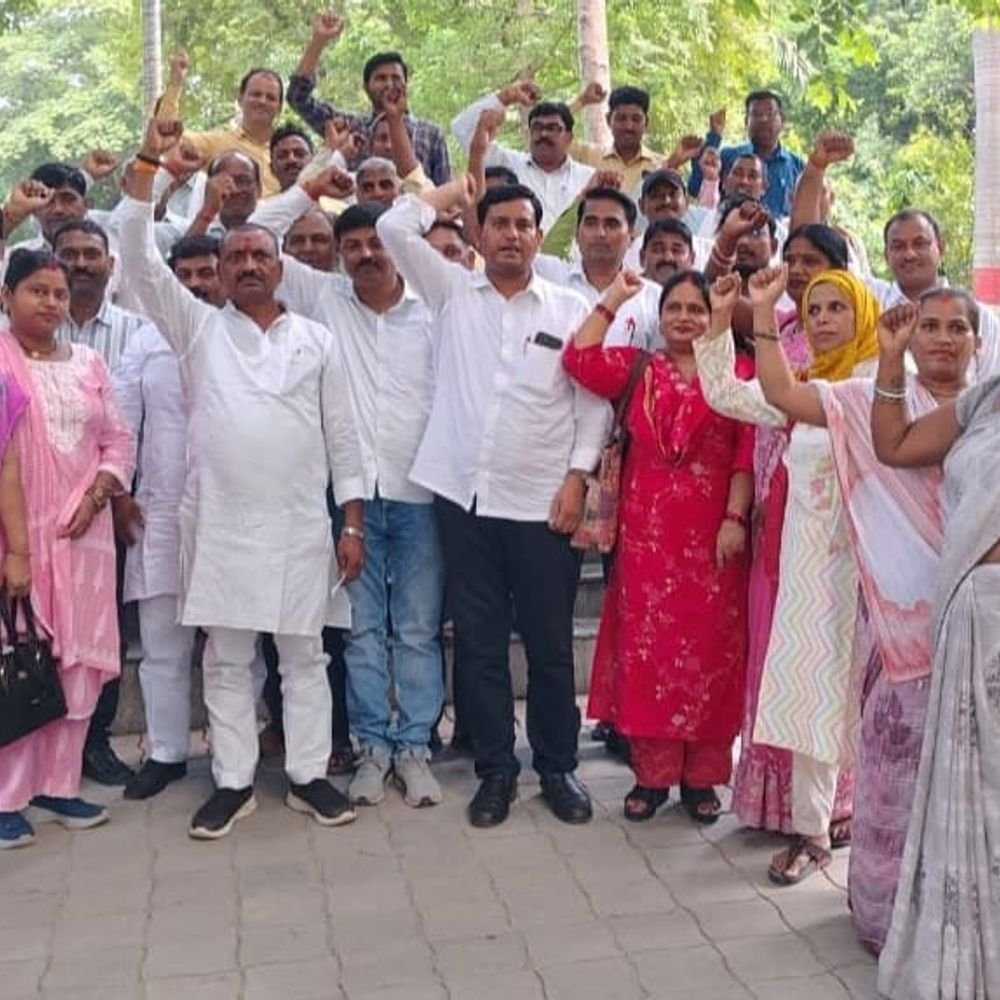 हाईकोर्ट के आदेश के खिलाफ अब डबल बेंच जाएंगे शिक्षामित्र:स्पेशल TET में शामिल करने की याचिका खारिज होने से मायूस