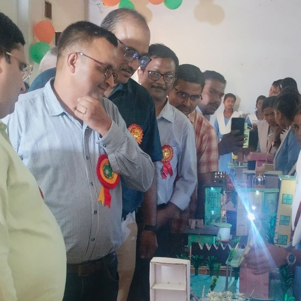 लखनऊ में बाल वैज्ञानिक प्रदर्शनी, छात्रों ने दिखाए 146 मॉडल:कचरे से बिजली-हाइड्रोपोनिक खेती के मॉडल बनाए, नवाचार क्षमता का प्रदर्शन