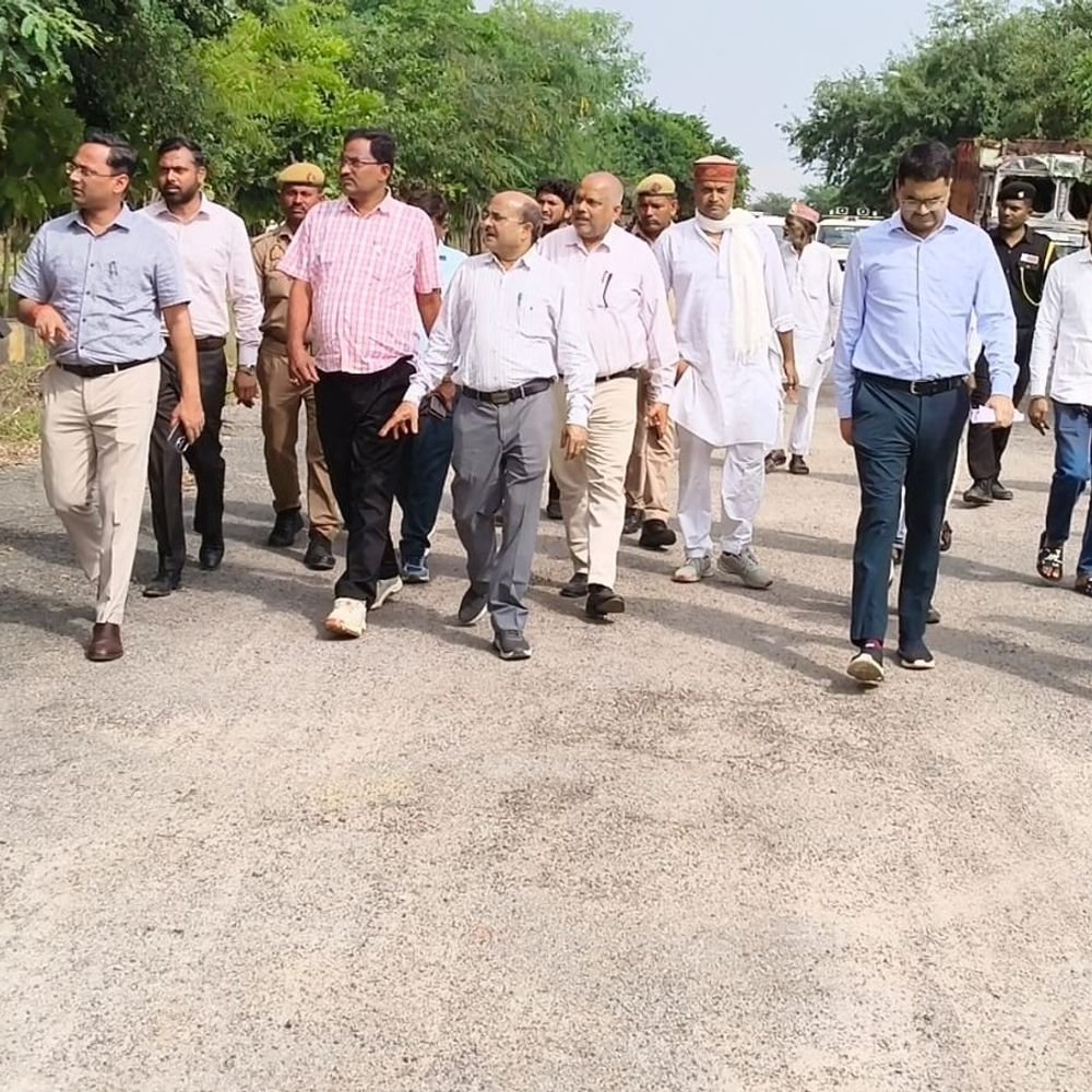 महोबा की बंद पचपहरा मंडी जल्द खुलेगी:डीएम ने किया औचक निरीक्षण, सफाई-बिजली-पानी और सड़कें दुरुस्त करने के निर्देश