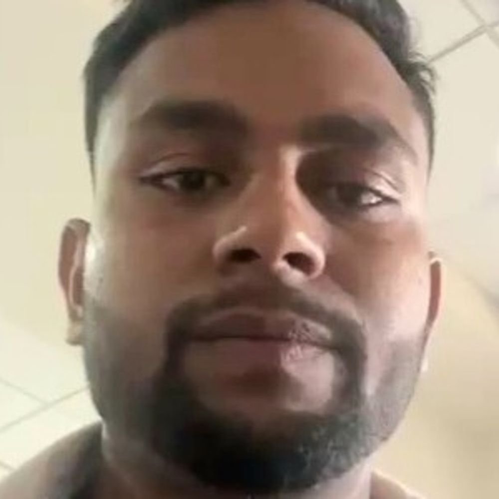 स्टेशन पर गोली चलाने के मामले में जीआरपी पर सवाल:कुशीनगर में रेलवे स्टेशन पर युवक को गोली मारी, CCTV बंद मिले